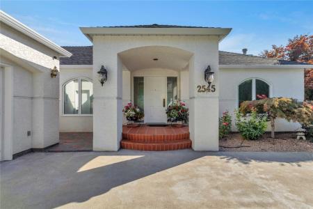 2545 CAMPBELL ROAD, West Kelowna, Colúmbia Britânica V1Z 1S9, Canadá