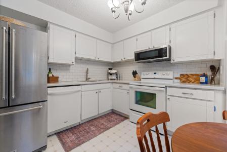 335A EVERGREEN DRIVE, Port Moody, British Columbia V3H 1S1, Canada