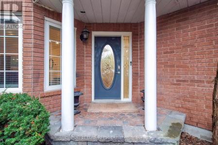 851 HILTON BOULEVARD, Newmarket (stonehaven-wyndham), Ontario L3X 2H7, Canada