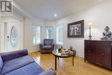 851 HILTON BOULEVARD, Newmarket (stonehaven-wyndham), Ontario L3X 2H7, Canada