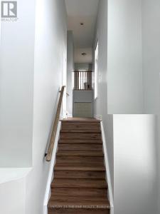 3030 BREAKWATER COURT, Mississauga (cooksville), אונטריו L5B 4N8, קנדה