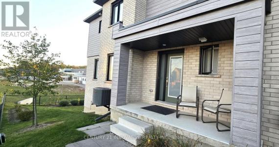 92 PONY WAY SOUTH, Kitchener, Ontario N2R 0R8, Canada