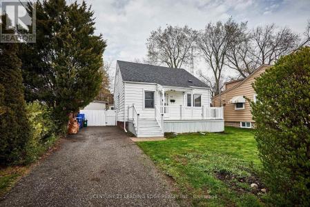 64 CEDAR STREET, Ajax (central), Ontario L1S 1V3, Kanada