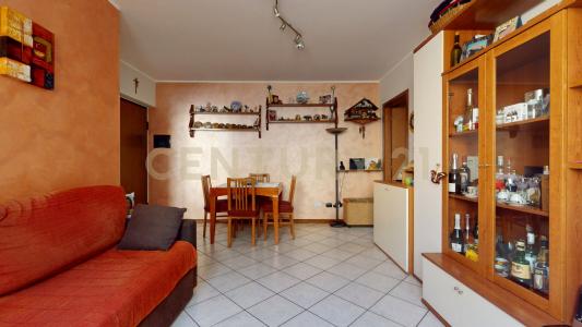 Via Roma, Vanzago, Lombardia 20043, İtalya