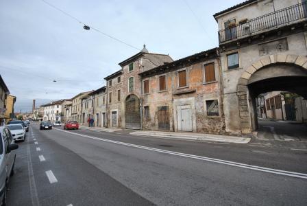Via Unità d'Italia, Verona, Венето 37132, Италия