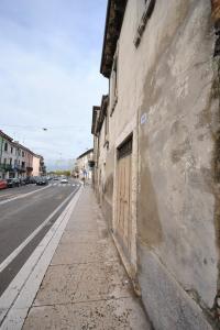 Via Unità d'Italia, Verona, Венето 37132, Италия