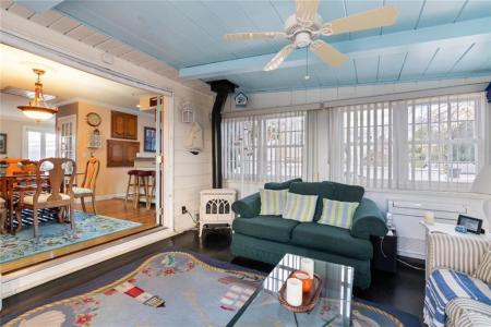 235 Kearns Av, Tiverton, 罗得岛 02878, 美国