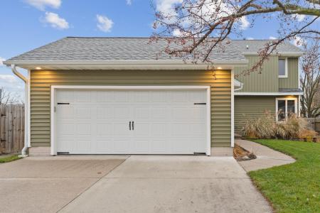 2516 White Oak Drive, Ames, アイオワ 50014, アメリカ合衆国