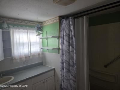 4 Quiet Cove, Jenkins Township, Pennsylvania 18640, USA