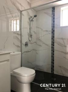 13A Gloucester Street, Macquarie Fields, NSW 2564, 오스트레일리아