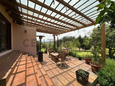 AV UNIVERSITARIA TOLA CHICA 3 VIA AL ILALO SECT TUMBACO 1, Quito, Pichincha 00001, Ecuador