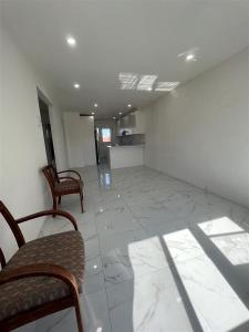 8591 Rue Birnam, Montréal (Villeray/Saint-Michel/Parc-Extension), Quebec H3N 2V4, Kanada