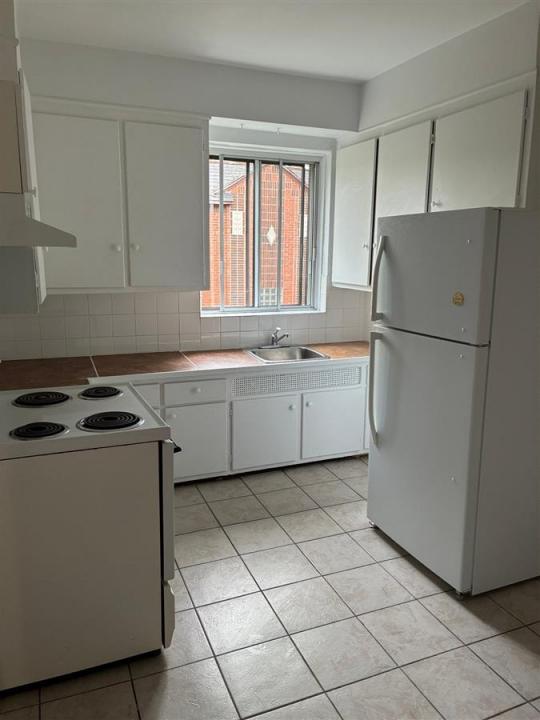 4915 Boul. Édouard-Montpetit, Montréal (Côte-des-Neiges/Notre-Dame-de-Grâce), 魁北克省 H3W 1R1, 加拿大