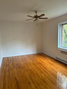 4915 Boul. Édouard-Montpetit, Montréal (Côte-des-Neiges/Notre-Dame-de-Grâce), 魁北克省 H3W 1R1, 加拿大