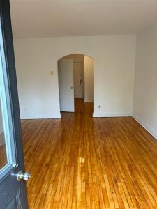 4915 Boul. Édouard-Montpetit, Montréal (Côte-des-Neiges/Notre-Dame-de-Grâce), 魁北克省 H3W 1R1, 加拿大