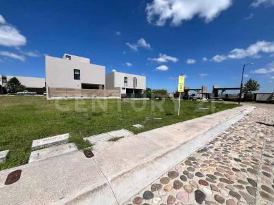 Avenida El Campanario, Cond. Santa Oliva No. 1012, Lote 87,, Querétaro, Querétaro 76146, Mexique