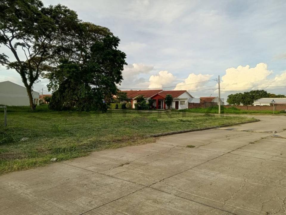 Este, Santa Cruz 00001, 玻利維亞