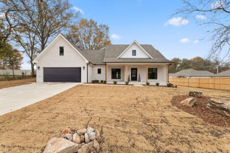 102 King St., Muscle Shoals, Alabama 35661, USA