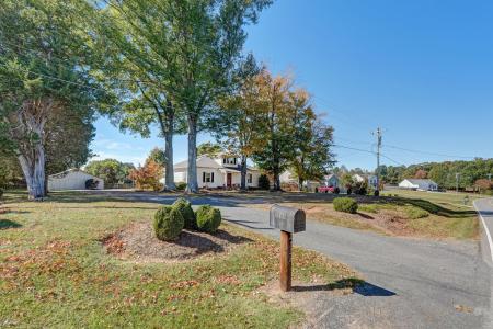 2728 Reid School Road, Reidsville, Carolina Do Norte 27320, Estados Unidos