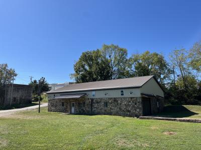 105 Couch Street, Alton, Missouri 65606, USA