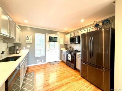 142 Pinebrook Dr, Hyde Park, 纽约州 12538, 美国