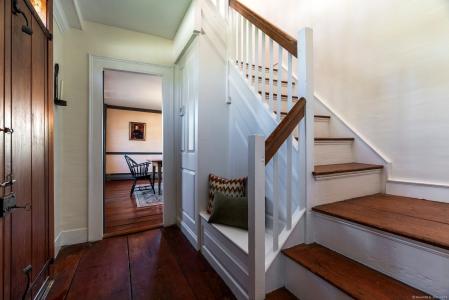 1696 Main Street, Glastonbury, Connecticut 06033