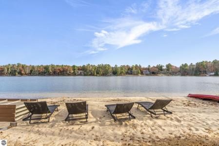 7819 + 7811 Hillside Drive, Traverse City, Michigan 49685, USA