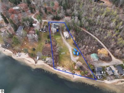 7819 + 7811 Hillside Drive, Traverse City, Michigan 49685
