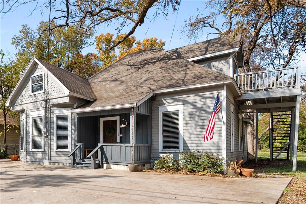 216 W Willingham Street, Cleburne, Texas 76033, Estados Unidos