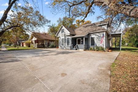 216 W Willingham Street, Cleburne, Texas 76033, Estados Unidos