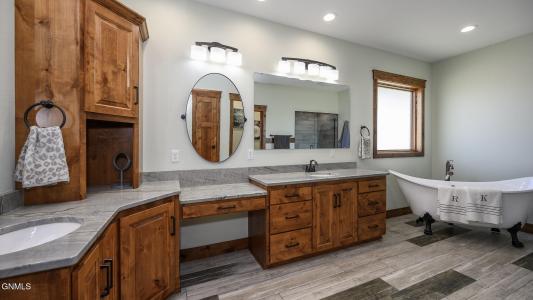 6209 Misty Waters Drive, Bismarck, Dakota Do Norte 58503, Estados Unidos