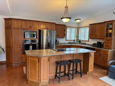 9 TREADLIGHTLY DRIVE, East Ferris, أونتاريو P0H 1K0, كندا 