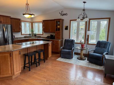 9 TREADLIGHTLY DRIVE, East Ferris, أونتاريو P0H 1K0, كندا 