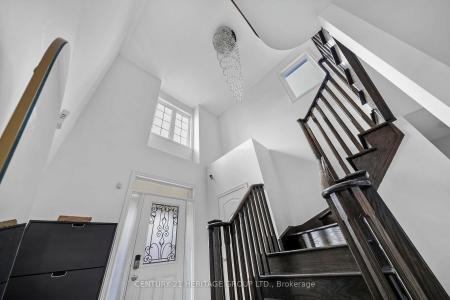 32 AMBERWING LANDING, Bradford West Gwillimbury, Ontario L3Z 0H9, CANADÁ