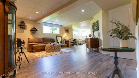 5 SUGAR MAPLE LANE, Wasaga Beach, Ontario L9Z 1P4, CANADÁ