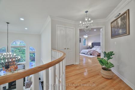 2201 GALLOWAY DRIVE, Oakville, Ontario L6H 5M1, CANADÁ