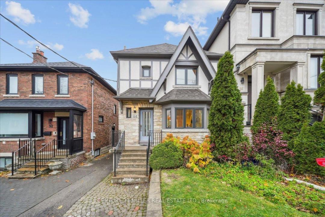 94 CASTLEWOOD ROAD, Toronto, Ontario M5N 2L4, Canada