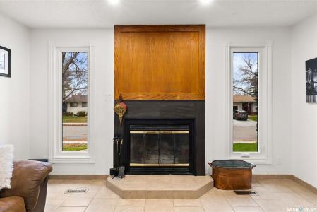 82 SIBBALD CRESCENT, Regina, Saskatchewan S4T 7L7, Canadá