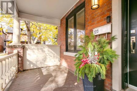 123 COADY AVENUE, Toronto (south Riverdale), Ontario M4M 2Y9, Canada