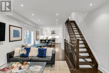 123 COADY AVENUE, Toronto (south Riverdale), Ontario M4M 2Y9, Canada