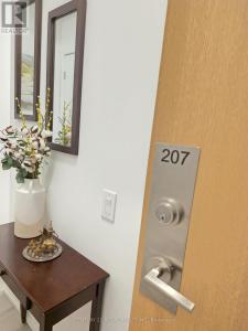 1787 ST CLAIR AVE W. AVENUE, Toronto (weston-pellam Park), Ontario M6N 0B7, Kanada