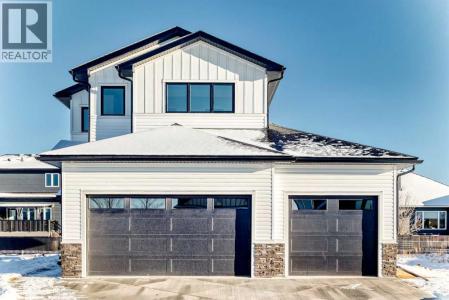 27 WILLIAMS AVENUE, Olds, Alberta T4H 0G1, Canada