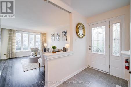 331 ELMWOOD AVENUE, Richmond Hill (harding), オンタリオ L4C 1L7, カナダ