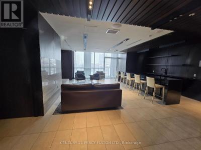 2 SONIC WAY, Toronto (flemingdon Park), 安大略省 M3C 0P1, 加拿大