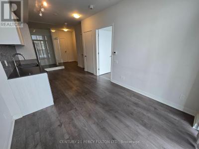 2 SONIC WAY, Toronto (flemingdon Park), Ontario M3C 0P1, Canadá