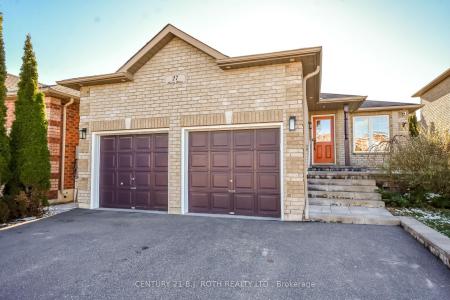 27 CLAIRE DRIVE, Barrie, Ontario L4N 5Y1, Canada