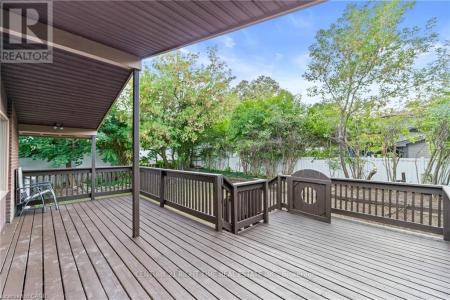 366 DALE CRESCENT, Waterloo, Онтарио N2J 3Y7, Канада