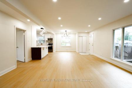 243 RUGGLES AVENUE, Richmond Hill, Ontario L4C 1Y6, Canadá