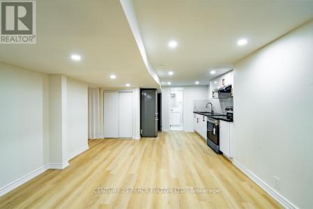 243 RUGGLES AVENUE, Richmond Hill (harding), Ontario L4C 1Y6, Canada