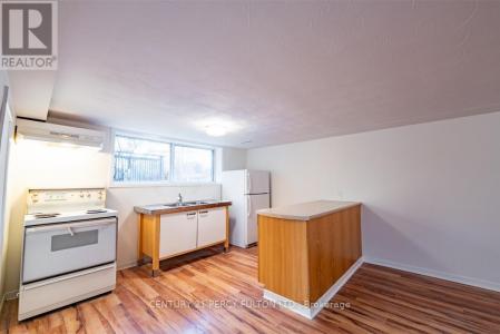 243 RUGGLES AVENUE, Richmond Hill (harding), Ontario L4C 1Y6, Canada